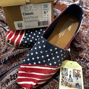 New TOMS flats Womens